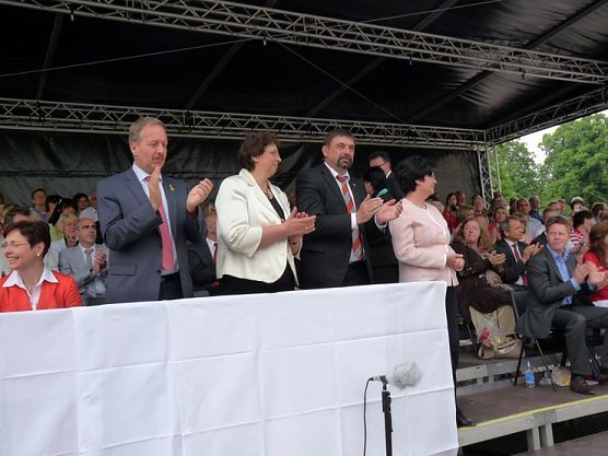 Großer Festumzug zum Thüringentag (Foto: Karl-Heinz Herrmann) Großer Festumzug zum Thüringentag (Foto: Karl-Heinz Herrmann)