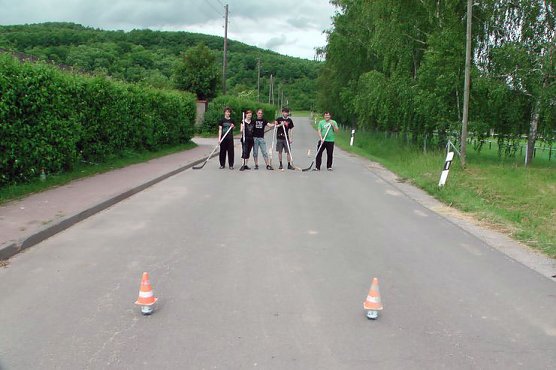 Stra&szlig;enhockey (Foto: Karl-Heinz Herrmann)