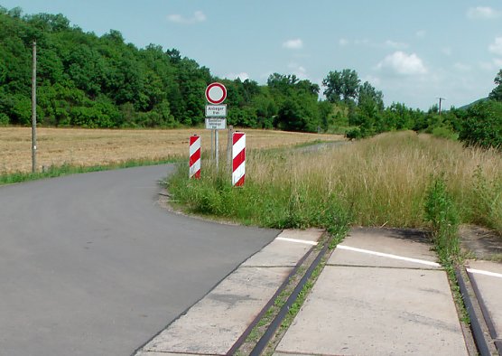 Radfahrer unerwünscht? (Foto: Karl-Heinz Herrmann) Radfahrer unerwünscht? (Foto: Karl-Heinz Herrmann)