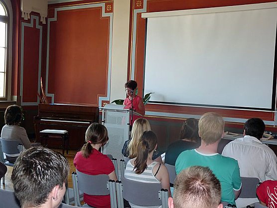 Zeugnisse erhalten (Foto: Karl-Heinz Herrmann) Zeugnisse erhalten (Foto: Karl-Heinz Herrmann)