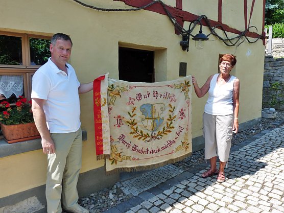 Spende erhöht (Foto: Karl-Heinz Herrmann) Spende erhöht (Foto: Karl-Heinz Herrmann)