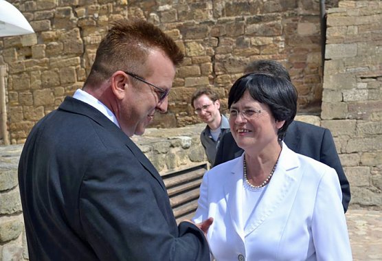 Zum Kurzbesuch (Foto: Landratsamt Kyffhäuserkreis) Zum Kurzbesuch (Foto: Landratsamt Kyffhäuserkreis)