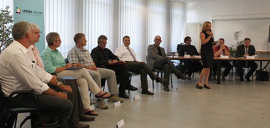 Die Diskussion wird eröffnet (Foto: nnz) Die Diskussion wird eröffnet (Foto: nnz)