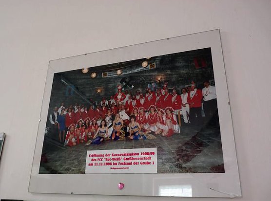 Geld für Verein (Foto: Karl-Heinz Herrmann) Geld für Verein (Foto: Karl-Heinz Herrmann)