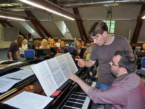 Beim Proben vorbeigeschaut (Foto: Karl-Heinz Herrmann)