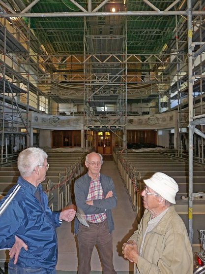 Deckengemälde mit Diskussion (Foto: Karl-Heinz Herrmann) Deckengemälde mit Diskussion (Foto: Karl-Heinz Herrmann)