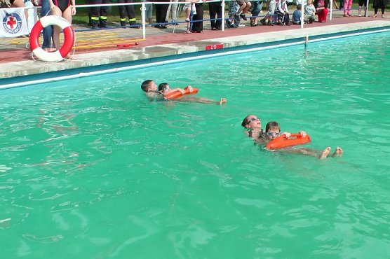 Vorf&uuml;hrungen der Wasserwacht (Foto: Karl-Heinz Herrmann)