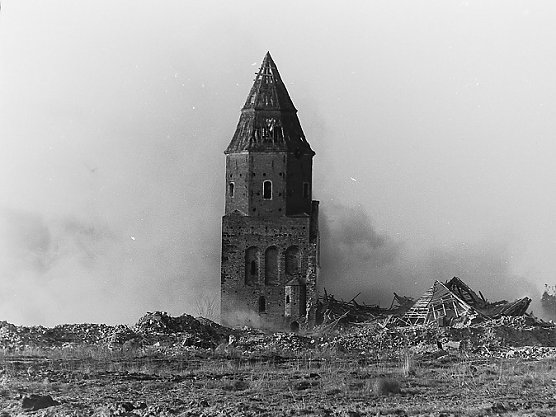 Ausstellungseröffnung am Samstag (Foto: Ullrich Heinemann) Ausstellungseröffnung am Samstag (Foto: Ullrich Heinemann)