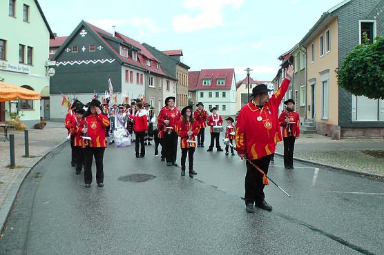 Bauernmarkt er&ouml;ffnet (Foto: Karl-Heinz Herrmann)