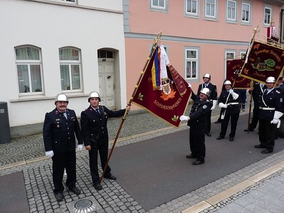 Großer Umzug (Foto: Karl-Heinz Herrmann) Großer Umzug (Foto: Karl-Heinz Herrmann)