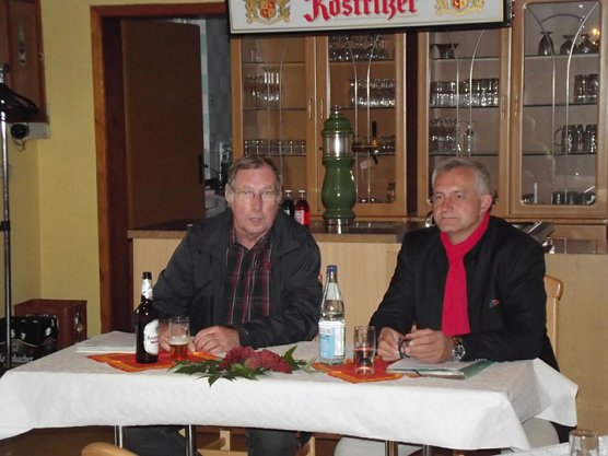 Mit Bundestagskandidat diskutiert (Foto: Thomas Leipold)