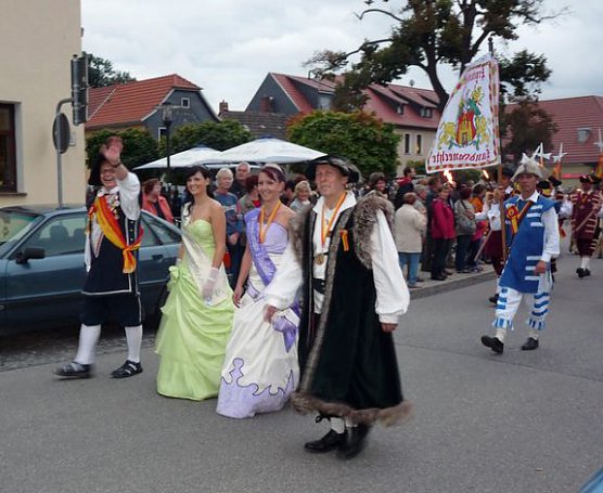 Umzug des Bauernheers (Foto: Karl-Heinz Herrmann) Umzug des Bauernheers (Foto: Karl-Heinz Herrmann)