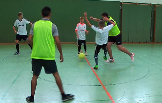 In die Halle "vertrieben" (1) (Foto: Karl-Heinz Herrmann)