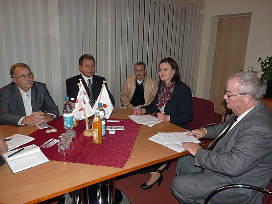 Intensive Gespr&auml;che gef&uuml;hrt (Foto: Karl-Heinz Herrmann)