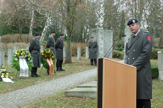 Der Toten gedacht (Foto: Karl-Heinz Herrmann)
