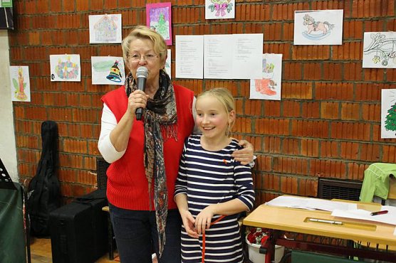 Jubiläums Weihnachtsturnen (2) (Foto: Karl-Heinz Herrmann) Jubiläums Weihnachtsturnen (2) (Foto: Karl-Heinz Herrmann)