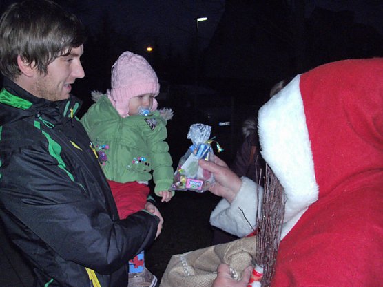 Große Weihnachtsfeier im Arterner Freizeitzentrum (Foto: Freizeitzentrum Artern) Große Weihnachtsfeier im Arterner Freizeitzentrum (Foto: Freizeitzentrum Artern)