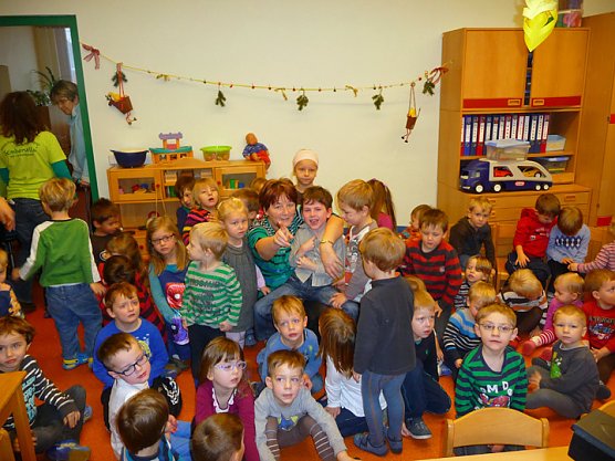 Tsch&uuml;ss Tante Karin (Foto: Kindervilla Bad Frankenhausen)