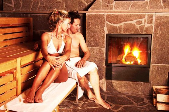 Wellness-Abend” in der Kyffhäuser-Therme! (Foto: Kyffhäusertherme) Wellness-Abend” in der Kyffhäuser-Therme! (Foto: Kyffhäusertherme)