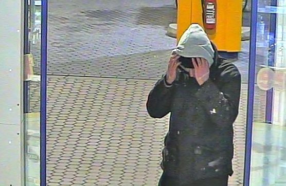 Bilder der &Uuml;berwachungskamera (Foto: Polizei)
