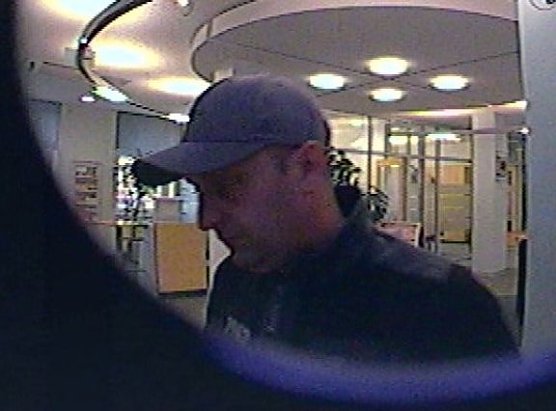 Wer kennt diesen Mann? (Foto: Polizei)