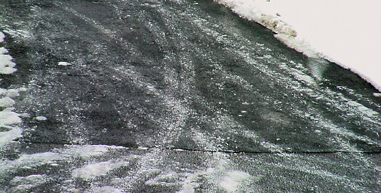 Es bleibt glatt (Foto: Karl-Heinz Herrmann)