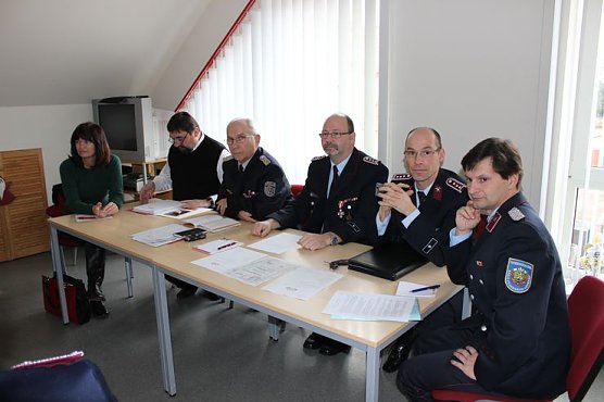 Auszeichnung und Beförderungen (Foto: Karl-Heinz Herrmann) Auszeichnung und Beförderungen (Foto: Karl-Heinz Herrmann)