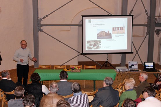 Über Verkehrsinfrastruktur diskutiert (Foto: Karl-Heinz Herrmann) Über Verkehrsinfrastruktur diskutiert (Foto: Karl-Heinz Herrmann)