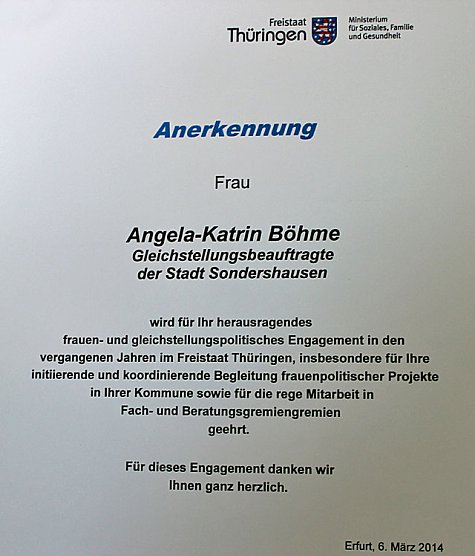 Ehrenurkunde erhalten (Foto: Karl-Heinz Herrmann) Ehrenurkunde erhalten (Foto: Karl-Heinz Herrmann)