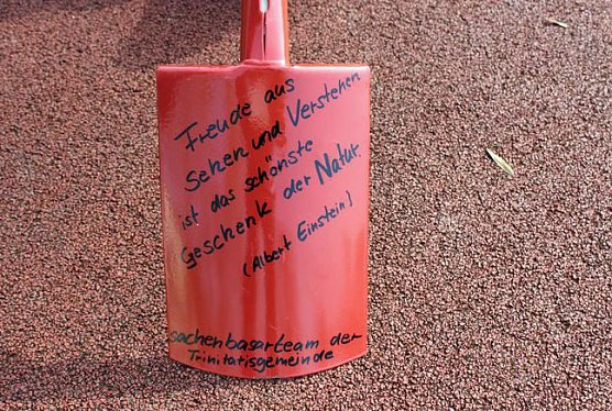 F&uuml;r Schulgarten gebuddelt (Foto: Karl-Heinz Herrmann)