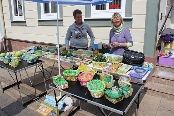 Ansturm auf Ostermarkt (Foto: Karl-Heinz Herrmann)