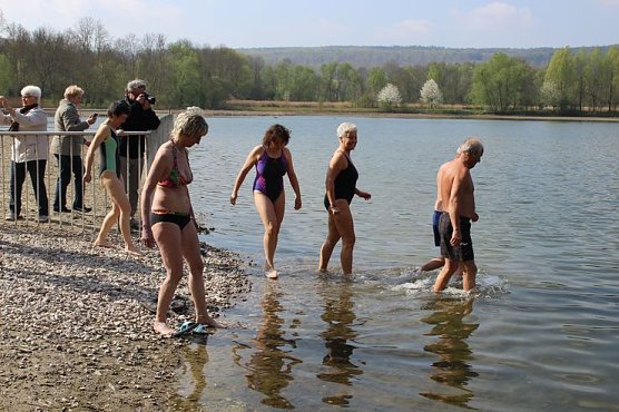 K&uuml;hl beim Anbaden (Foto: Karl-Heinz Herrmann)