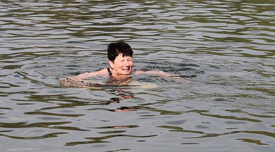 K&uuml;hl beim Anbaden (Foto: Karl-Heinz Herrmann)