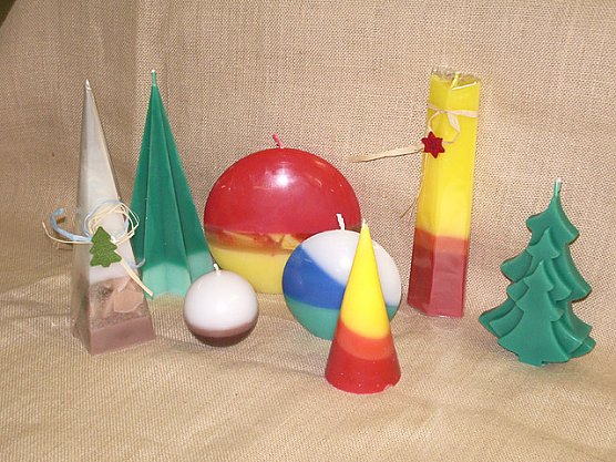 Kerzen der Finneckstifftung (Foto: Karl-Heinz Herrmann)