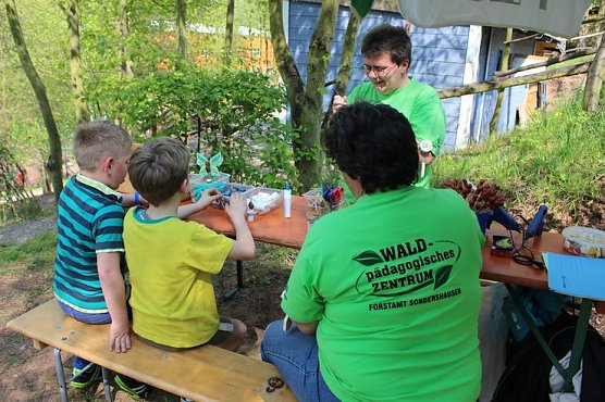 Zum Fest einen Baum gepflanzt (Foto: Karl-Heinz Herrmann)
