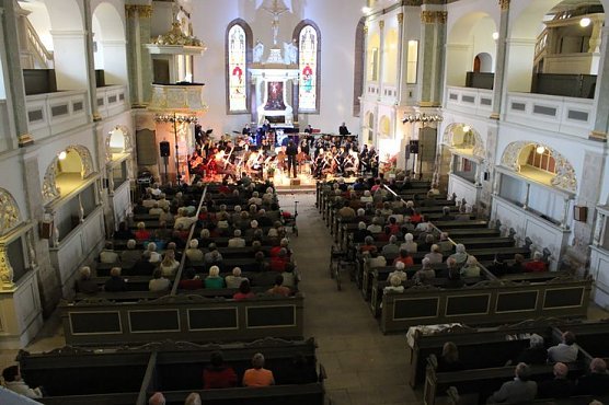 Benefizkonzert gut besucht (Foto: Karl-Heinz Herrmann) Benefizkonzert gut besucht (Foto: Karl-Heinz Herrmann)