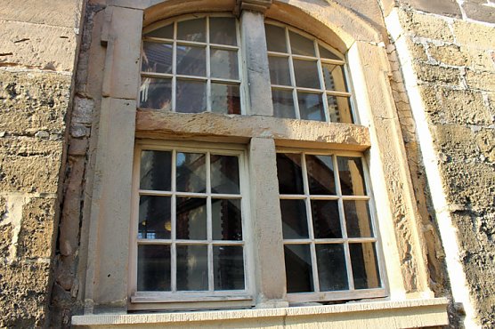 Wieder Scheiben zerschlagen (Foto: Karl-Heinz Herrmann)