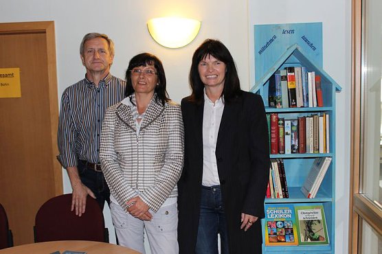 Erster &ouml;ffentlicher B&uuml;cherschrank (Foto: Karl-Heinz Herrmann)