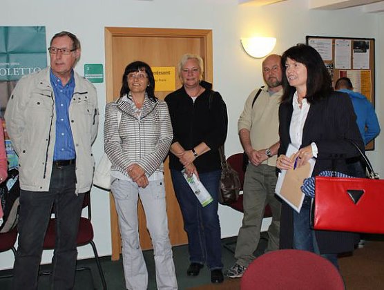 Erster &ouml;ffentlicher B&uuml;cherschrank (Foto: Karl-Heinz Herrmann)