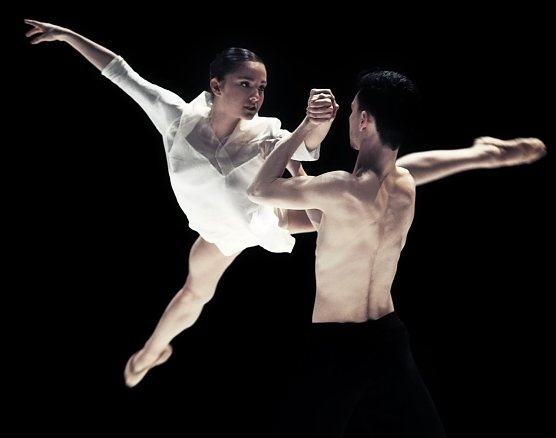 Postscript, Nederlands Dans Theater II. (Foto: Rahi Rezvani) Postscript, Nederlands Dans Theater II. (Foto: Rahi Rezvani)