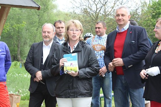 Und wieder ist ein Teilstück UWR fertig (Foto: Karl-Heinz Herrmann) Und wieder ist ein Teilstück UWR fertig (Foto: Karl-Heinz Herrmann)