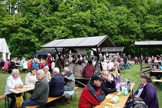 Hoher Besuch beim Erlebnistag Hohe Schrecke (Foto: "Hohe Schrecke � Alter Wald mit Zukunft")