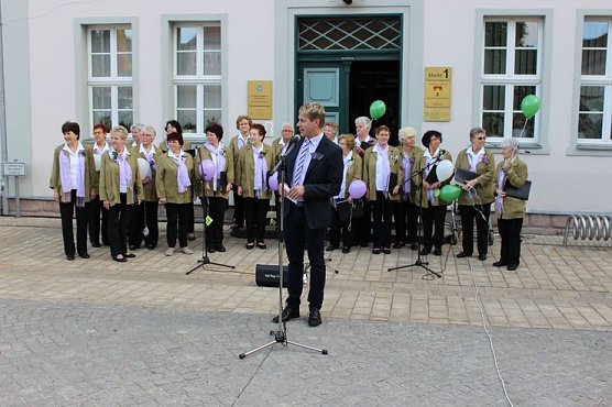 Fliederkrone wurde gesetzt (Foto: Karl-Heinz Herrmann)