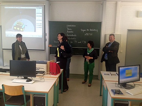 Pneumatik-Hydraulikübungslabor eingeweiht (Foto: Landratsamt Kyffhäuserkreis) Pneumatik-Hydraulikübungslabor eingeweiht (Foto: Landratsamt Kyffhäuserkreis)