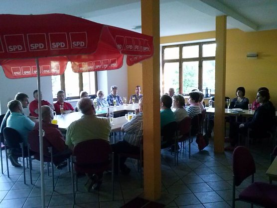 Gut besuchter Stammtisch (Foto: SPD Bad Frankenhausen)
