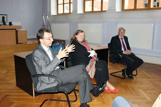 Zu Gast im Amtsgericht Sondershausen (Foto: Karl-Heinz Herrmann) Zu Gast im Amtsgericht Sondershausen (Foto: Karl-Heinz Herrmann)