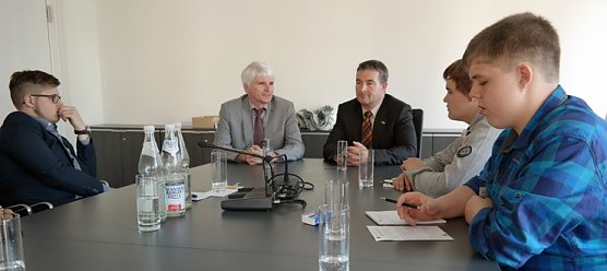 Im Austausch mit Th&uuml;ringer Landessch&uuml;lervertretung (Foto: Seggy, ECHO.MAG 2014)