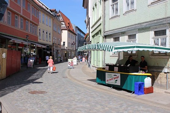 Nicht viel los beim Markt? (Foto: Karl-Heinz Herrmann) Nicht viel los beim Markt? (Foto: Karl-Heinz Herrmann)