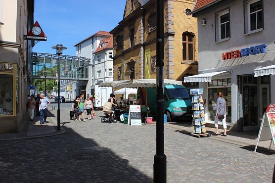 Nicht viel los beim Markt? (Foto: Karl-Heinz Herrmann) Nicht viel los beim Markt? (Foto: Karl-Heinz Herrmann)