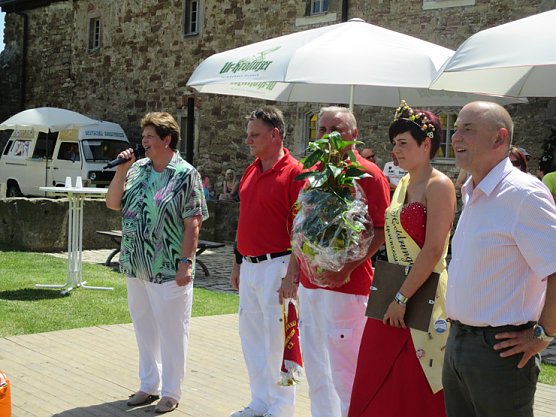 Zehn jähriges Bestehen der Schmücke Fanfaren (Foto: Wahlkreisbüro Gudrun Holbe) Zehn jähriges Bestehen der Schmücke Fanfaren (Foto: Wahlkreisbüro Gudrun Holbe)
